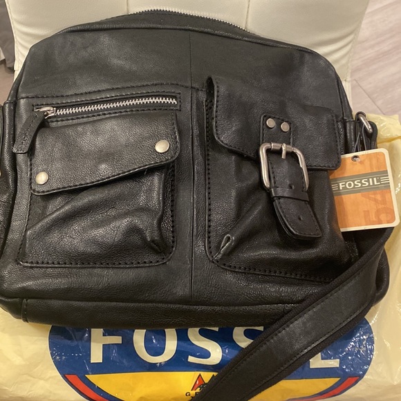 NWT, Leather Fossil Messenger Bag - Picture 7 of 8